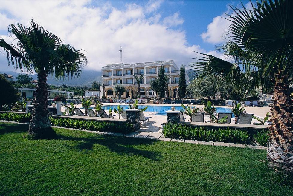 Altinkaya Holiday Resort Kyrenia  Exteriör bild
